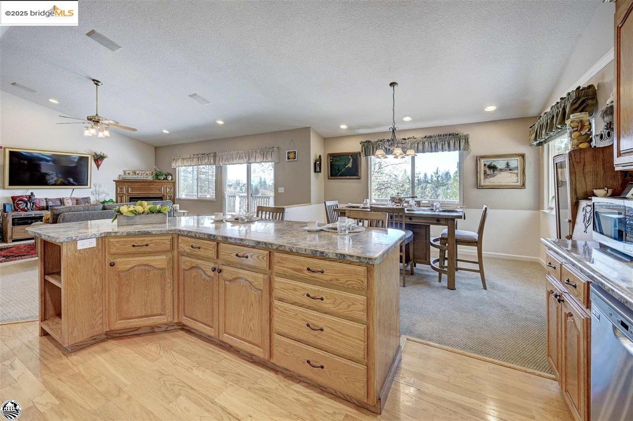 Detail Gallery Image 31 of 48 For 494 Larkspur Ct., Murphys,  CA 95247-9480 - 4 Beds | 3 Baths