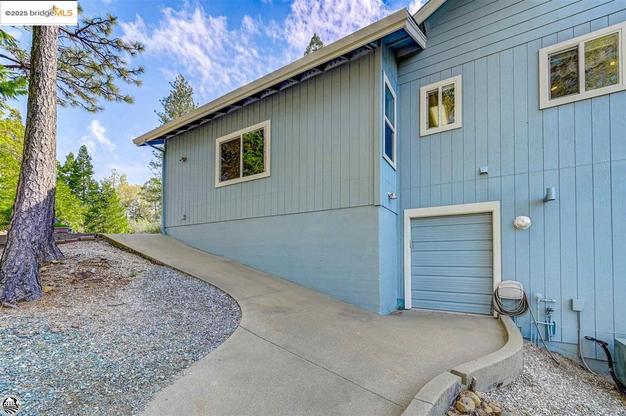 Detail Gallery Image 9 of 48 For 494 Larkspur Ct., Murphys,  CA 95247-9480 - 4 Beds | 3 Baths