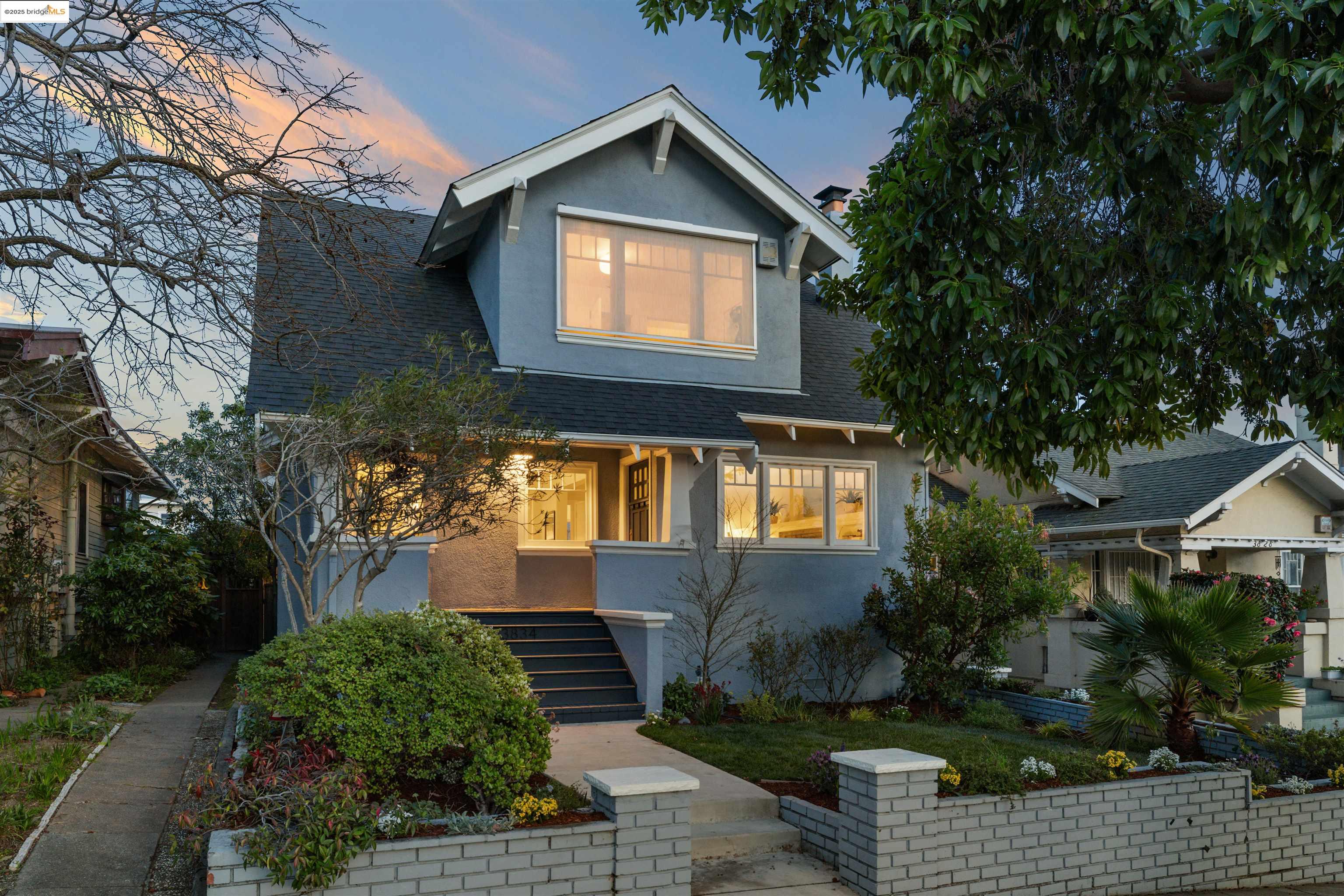 Detail Gallery Image 1 of 1 For 3834 Beaumont Ave, Oakland,  CA 94602 - 4 Beds | 2 Baths