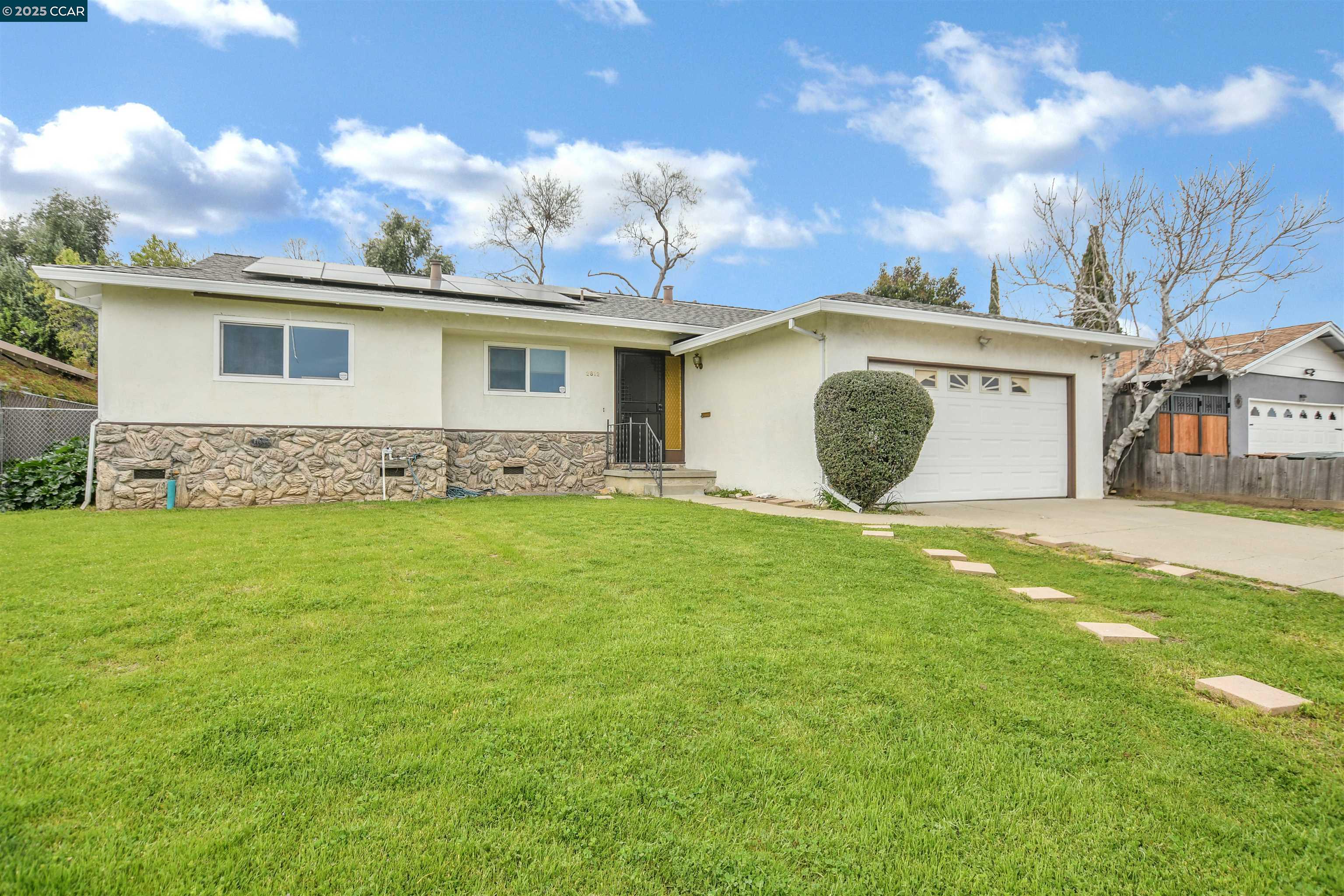 Detail Gallery Image 1 of 1 For 2812 Vista Way, Antioch,  CA 94509 - 3 Beds | 2 Baths