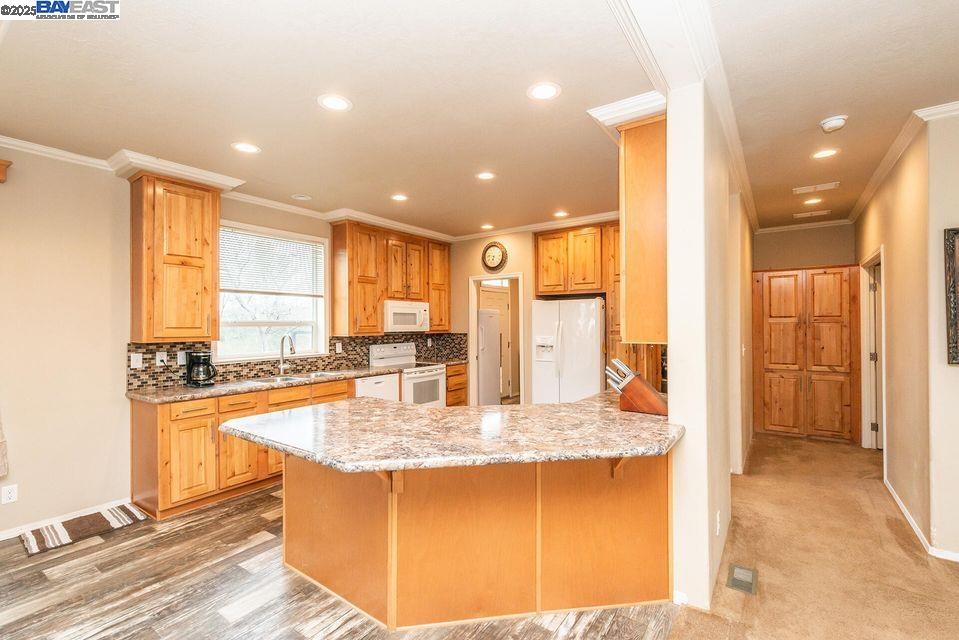 Detail Gallery Image 16 of 59 For 21679 Squaw Grass Trail, Redding,  CA 96003 - 3 Beds | 2 Baths