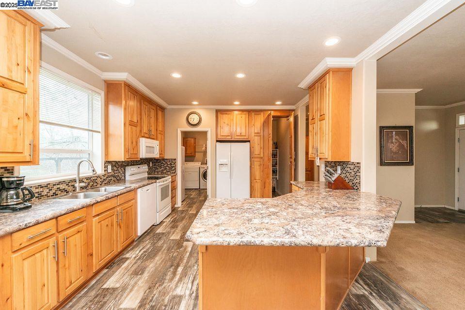 Detail Gallery Image 17 of 59 For 21679 Squaw Grass Trail, Redding,  CA 96003 - 3 Beds | 2 Baths