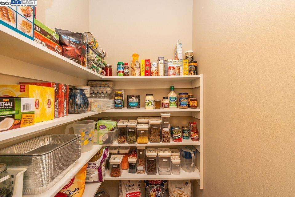 Detail Gallery Image 21 of 59 For 21679 Squaw Grass Trail, Redding,  CA 96003 - 3 Beds | 2 Baths