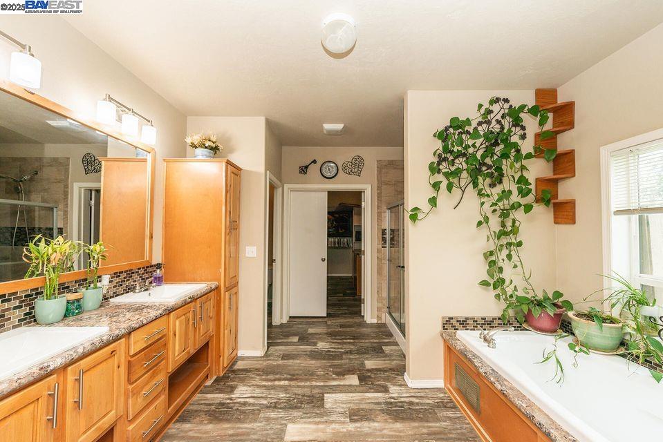 Detail Gallery Image 25 of 59 For 21679 Squaw Grass Trail, Redding,  CA 96003 - 3 Beds | 2 Baths