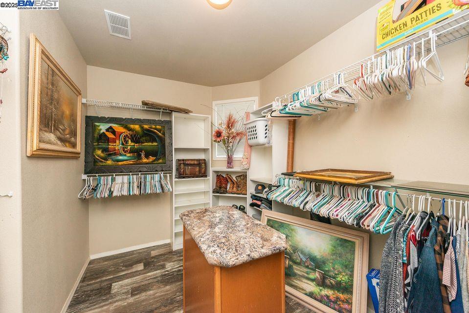 Detail Gallery Image 30 of 59 For 21679 Squaw Grass Trail, Redding,  CA 96003 - 3 Beds | 2 Baths