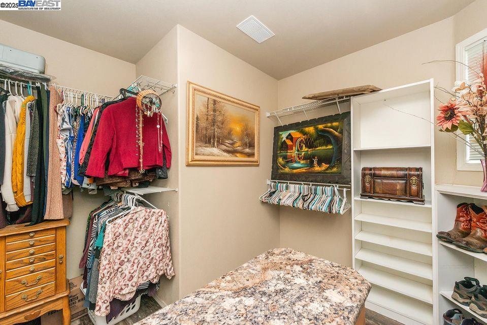 Detail Gallery Image 31 of 59 For 21679 Squaw Grass Trail, Redding,  CA 96003 - 3 Beds | 2 Baths