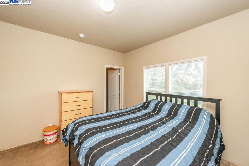 Detail Gallery Image 35 of 59 For 21679 Squaw Grass Trail, Redding,  CA 96003 - 3 Beds | 2 Baths