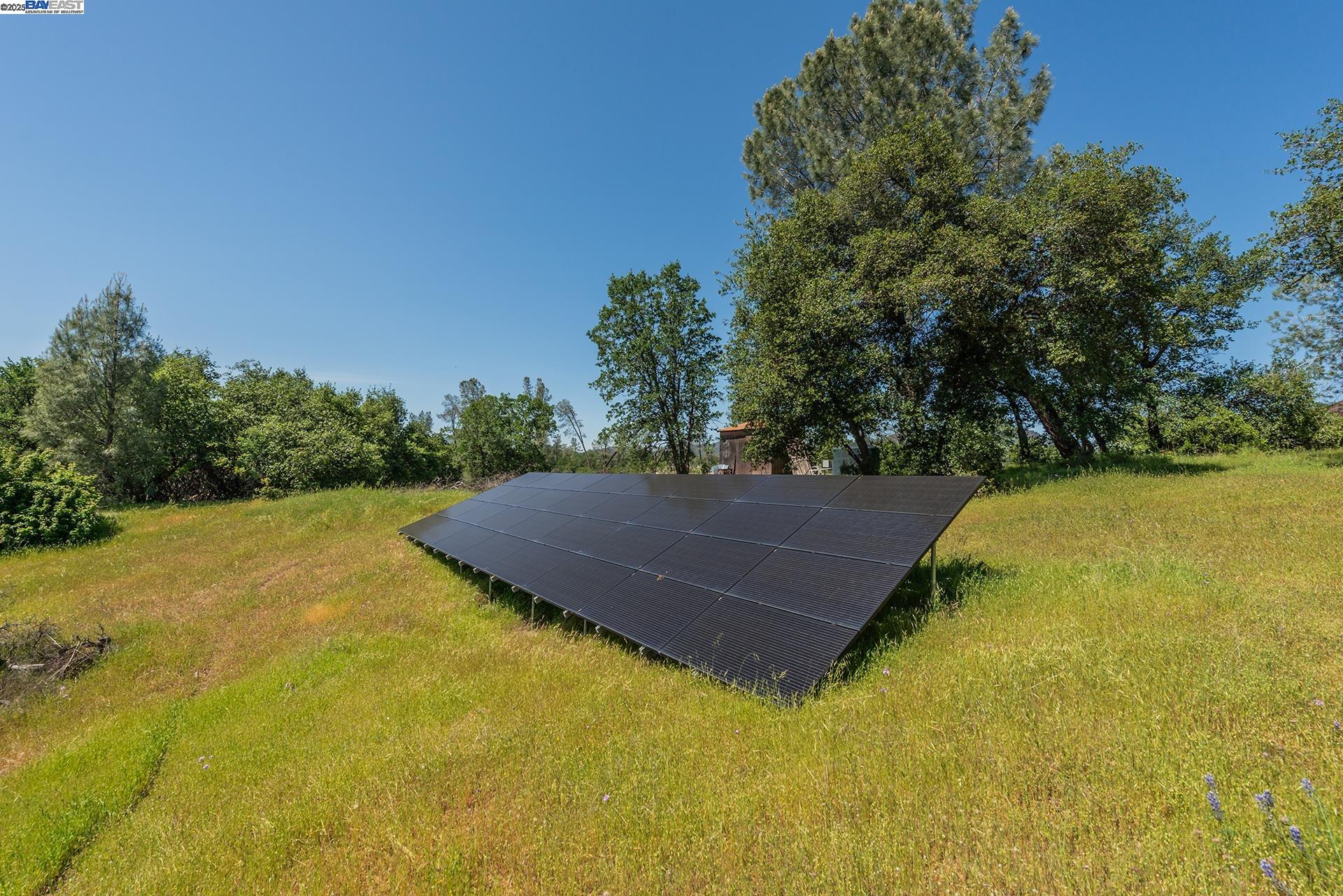 Detail Gallery Image 59 of 59 For 21679 Squaw Grass Trail, Redding,  CA 96003 - 3 Beds | 2 Baths