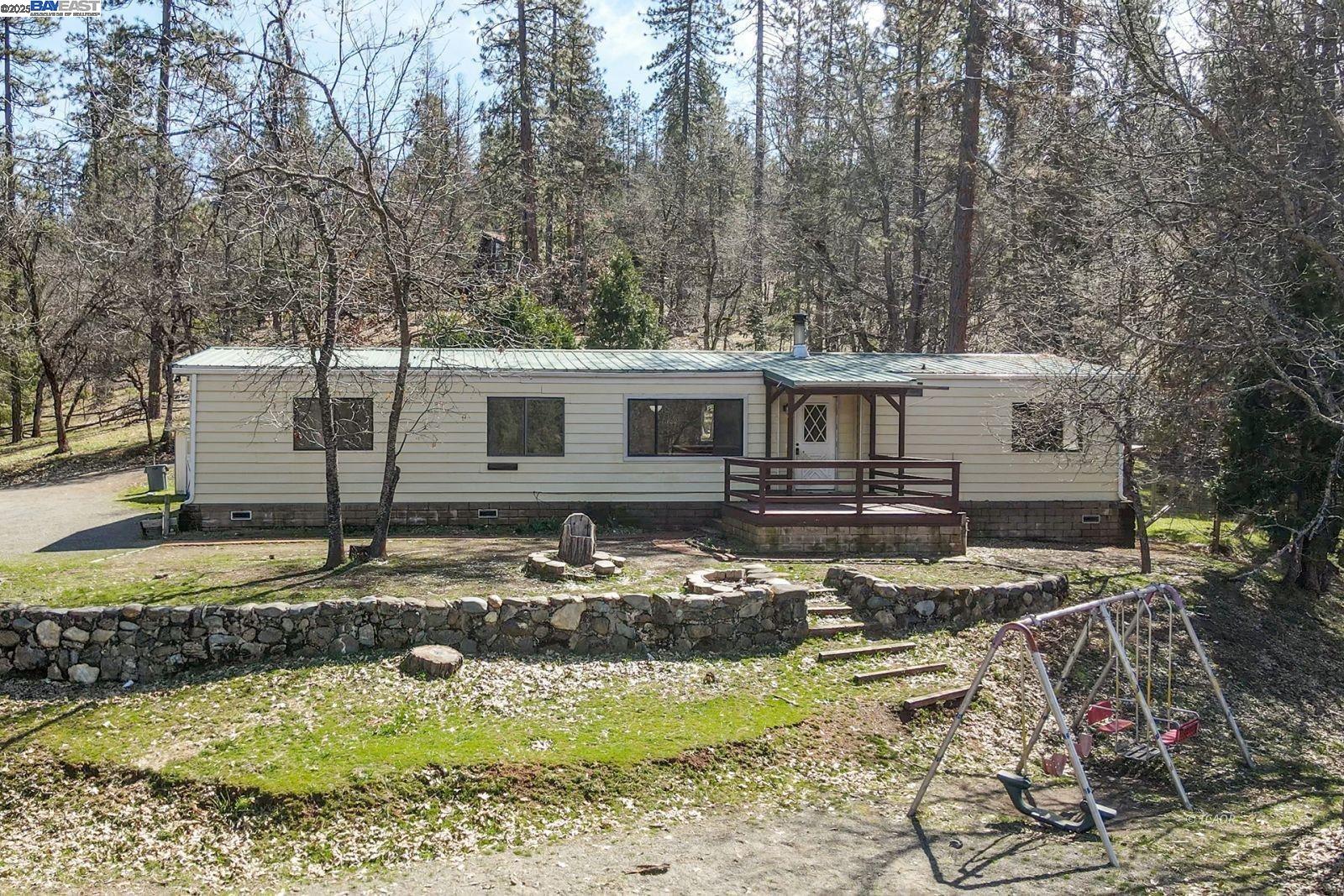 Detail Gallery Image 1 of 41 For 590 Brooks Ln, Weaverville,  CA 96093 - 3 Beds | 2 Baths