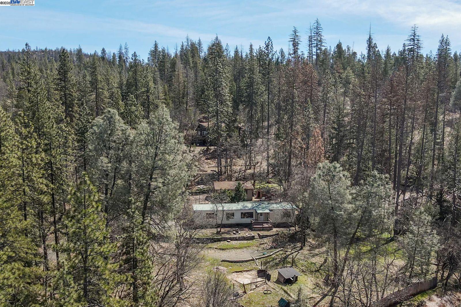Detail Gallery Image 2 of 41 For 590 Brooks Ln, Weaverville,  CA 96093 - 3 Beds | 2 Baths