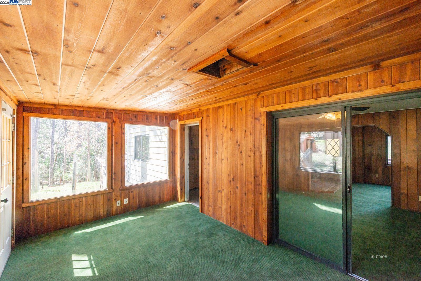 Detail Gallery Image 13 of 41 For 590 Brooks Ln, Weaverville,  CA 96093 - 3 Beds | 2 Baths