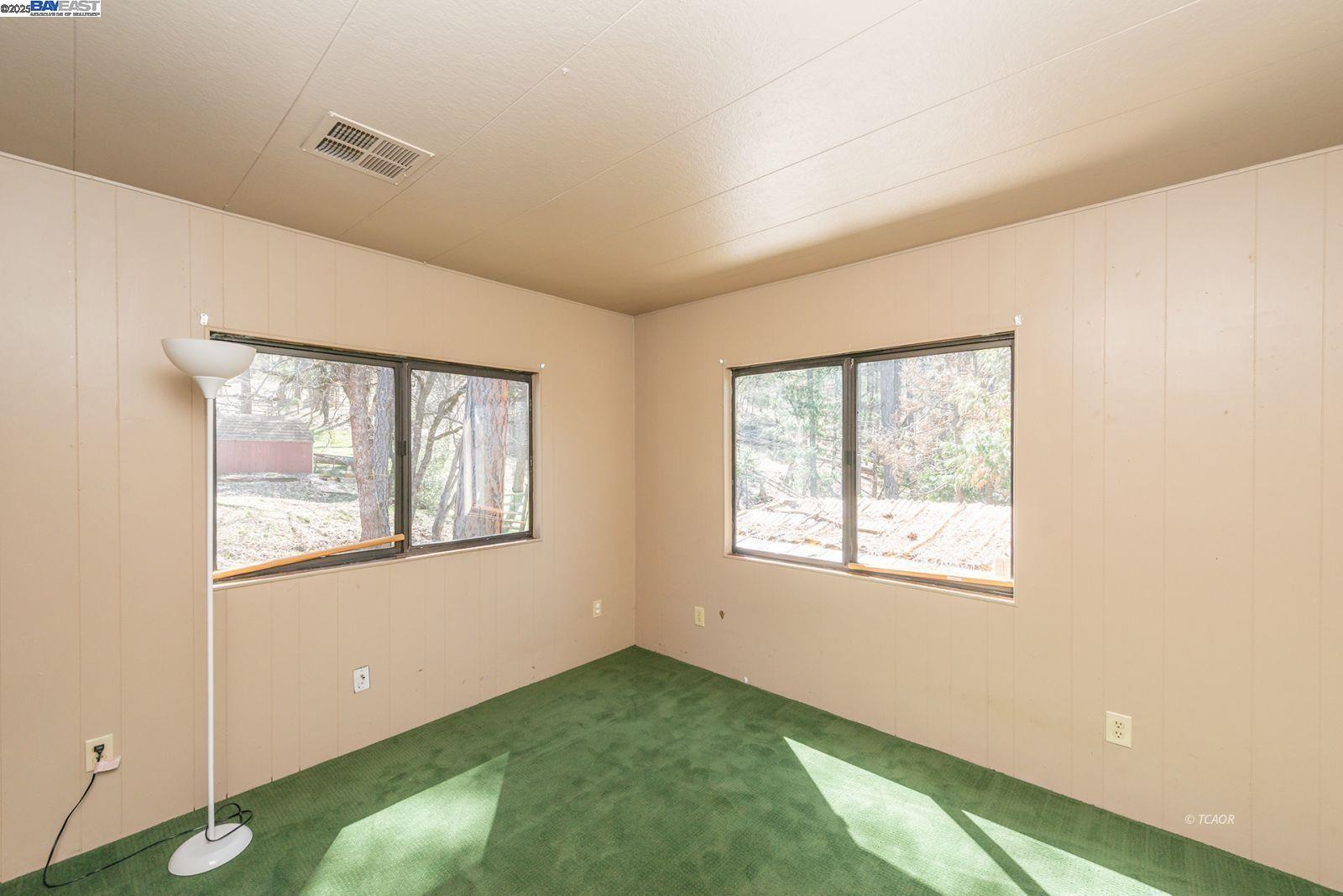 Detail Gallery Image 15 of 41 For 590 Brooks Ln, Weaverville,  CA 96093 - 3 Beds | 2 Baths
