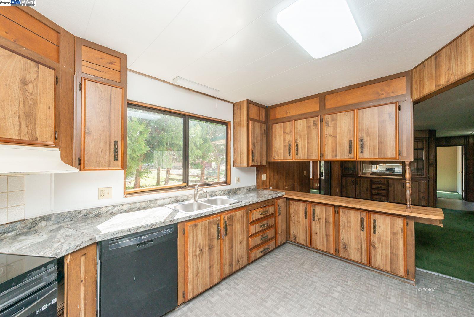 Detail Gallery Image 21 of 41 For 590 Brooks Ln, Weaverville,  CA 96093 - 3 Beds | 2 Baths