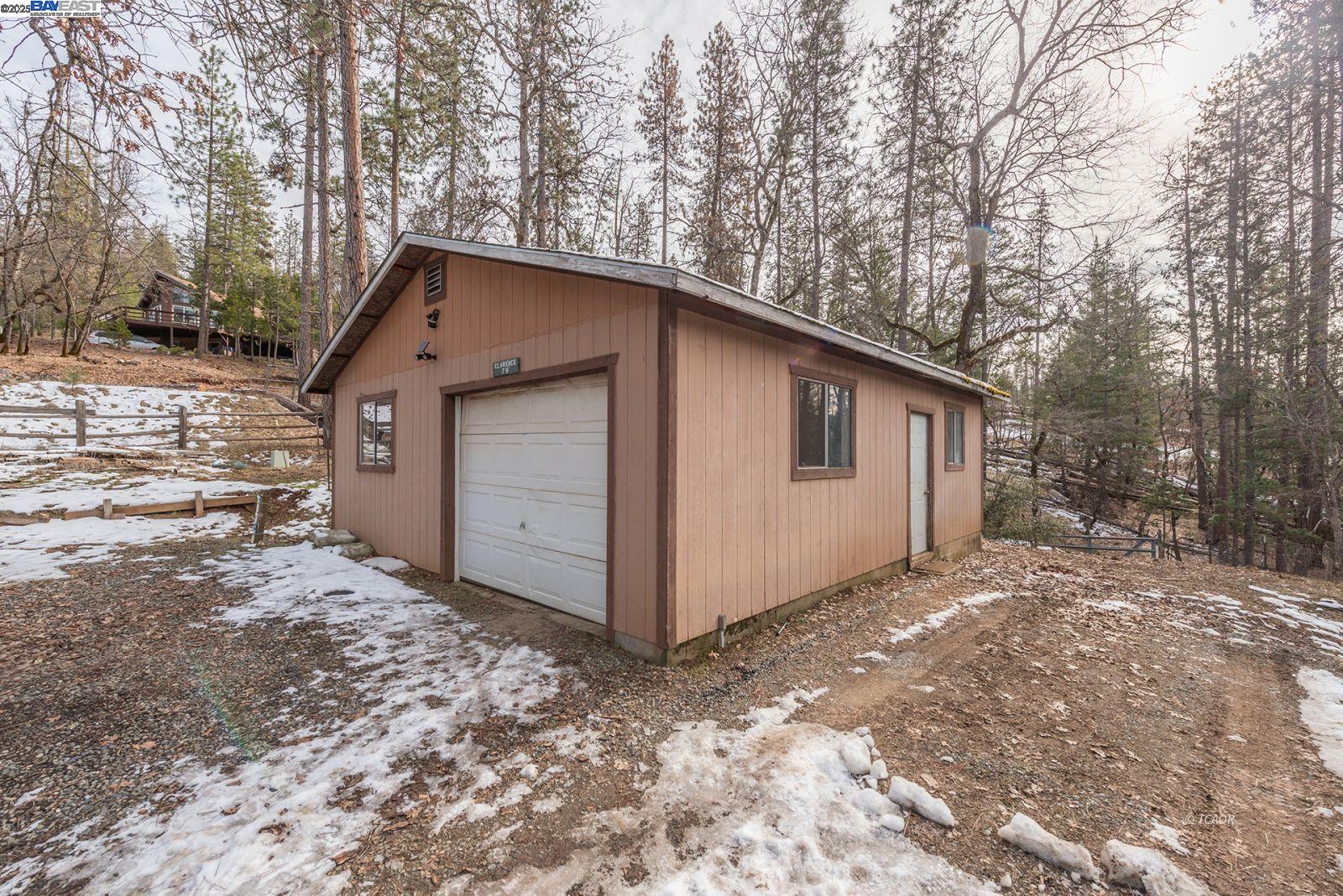 Detail Gallery Image 29 of 41 For 590 Brooks Ln, Weaverville,  CA 96093 - 3 Beds | 2 Baths