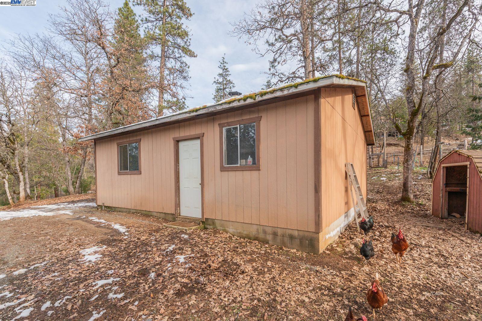 Detail Gallery Image 30 of 41 For 590 Brooks Ln, Weaverville,  CA 96093 - 3 Beds | 2 Baths