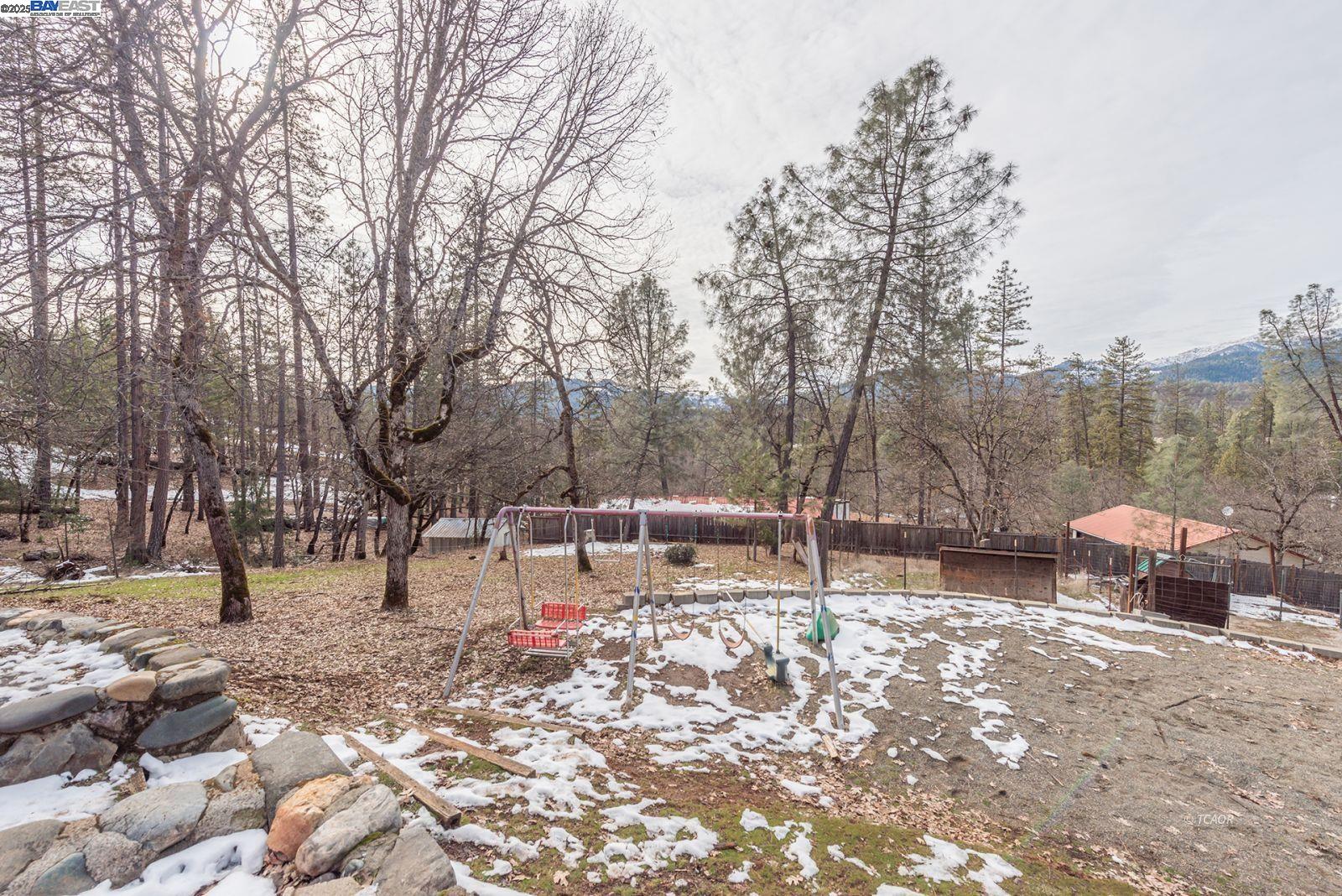 Detail Gallery Image 31 of 41 For 590 Brooks Ln, Weaverville,  CA 96093 - 3 Beds | 2 Baths