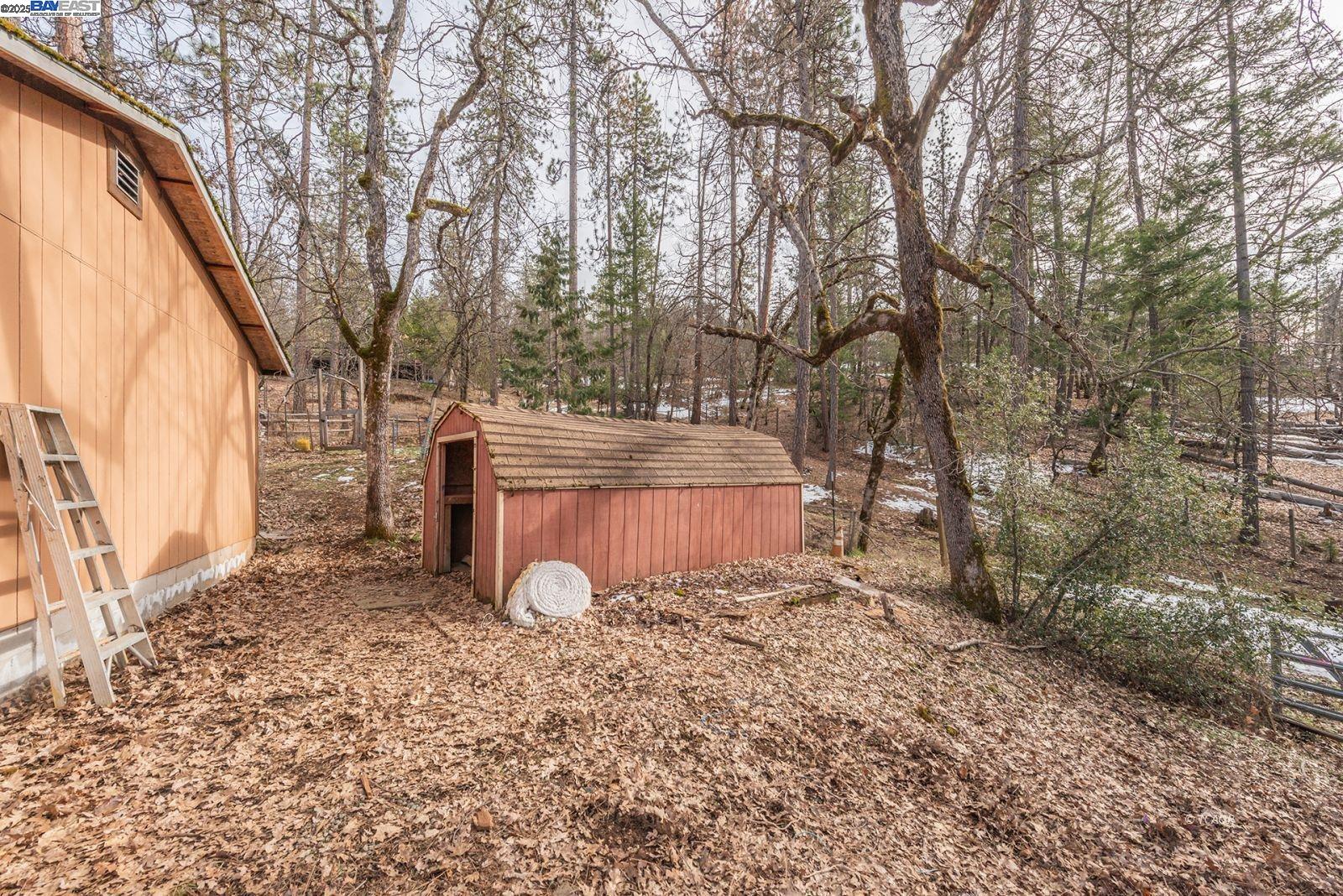 Detail Gallery Image 33 of 41 For 590 Brooks Ln, Weaverville,  CA 96093 - 3 Beds | 2 Baths