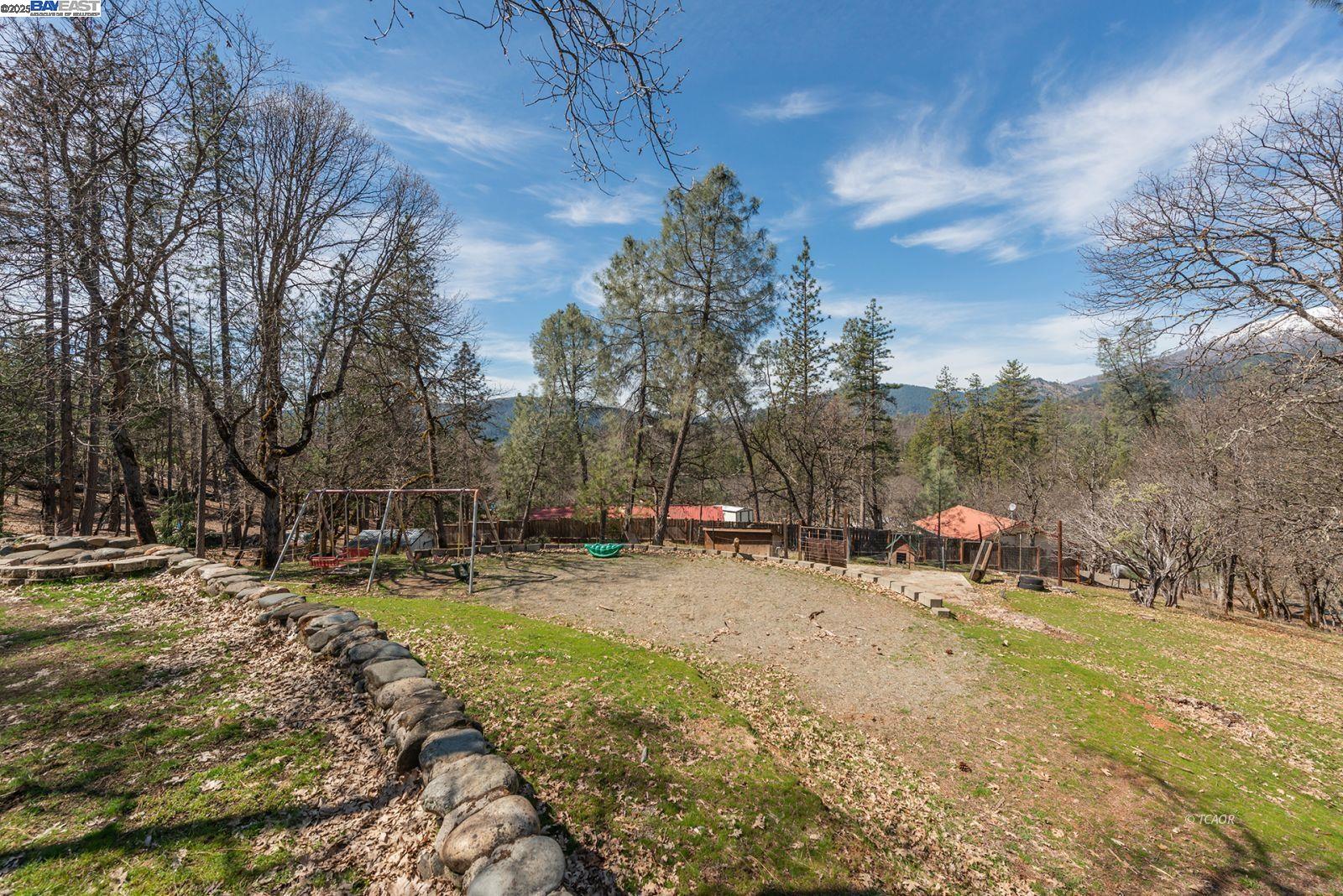 Detail Gallery Image 36 of 41 For 590 Brooks Ln, Weaverville,  CA 96093 - 3 Beds | 2 Baths