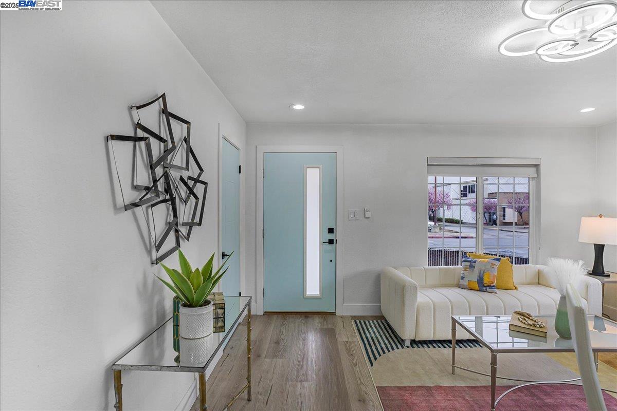 Detail Gallery Image 5 of 55 For 1971 H St, Union City,  CA 94587 - 4 Beds | 2 Baths
