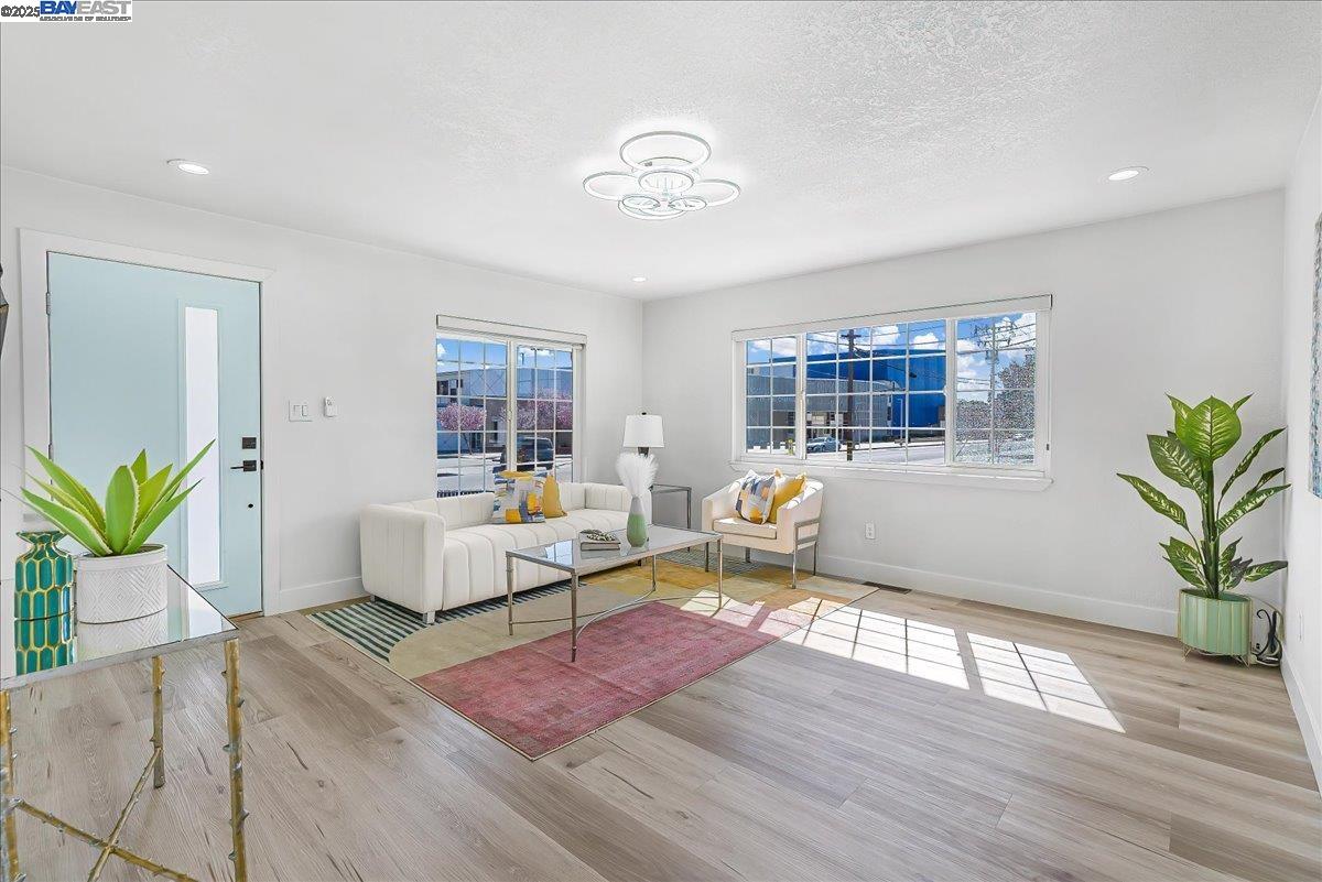Detail Gallery Image 8 of 55 For 1971 H St, Union City,  CA 94587 - 4 Beds | 2 Baths