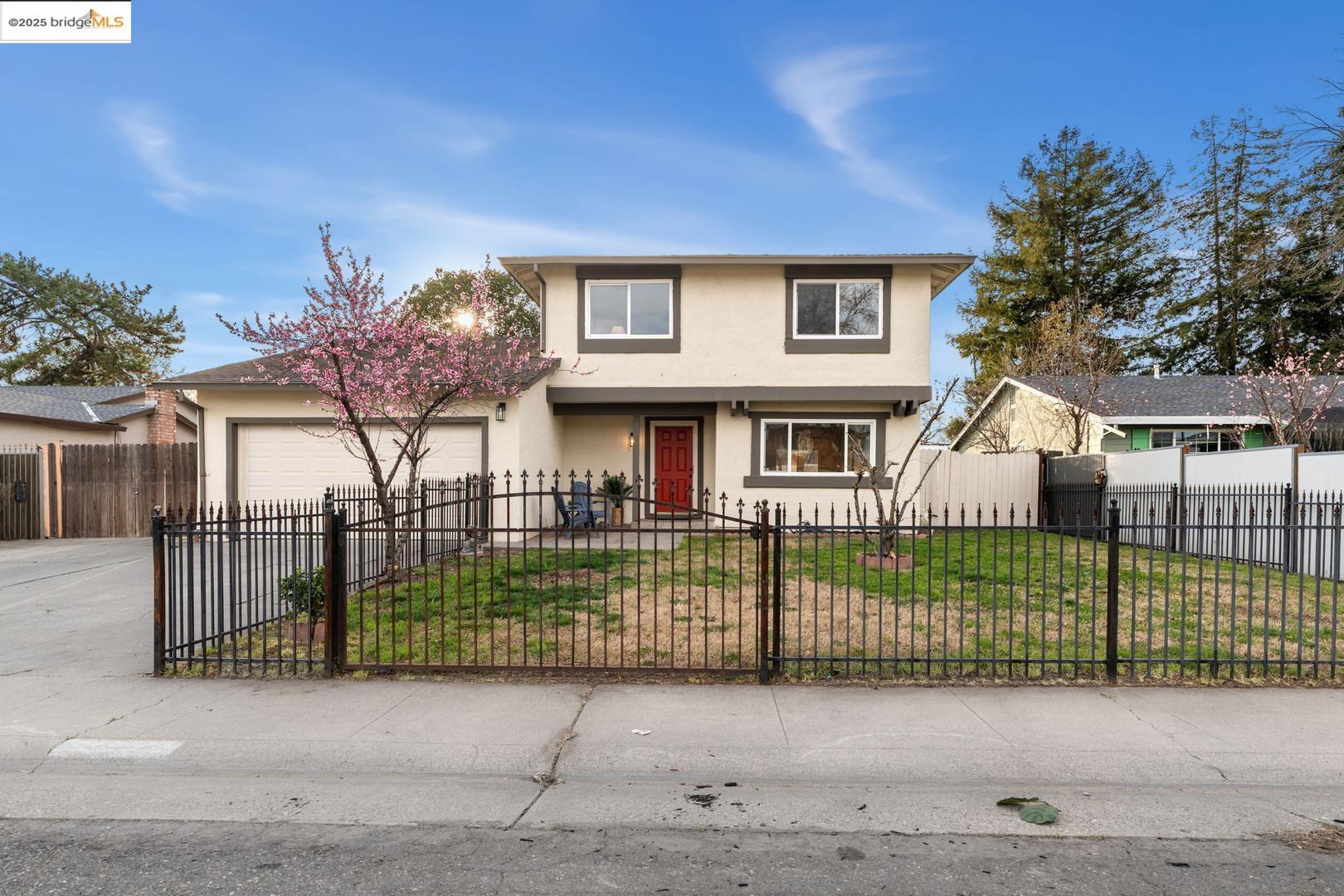 Detail Gallery Image 1 of 1 For 4485 Silverton Way, Sacramento,  CA 95838 - 4 Beds | 2/1 Baths