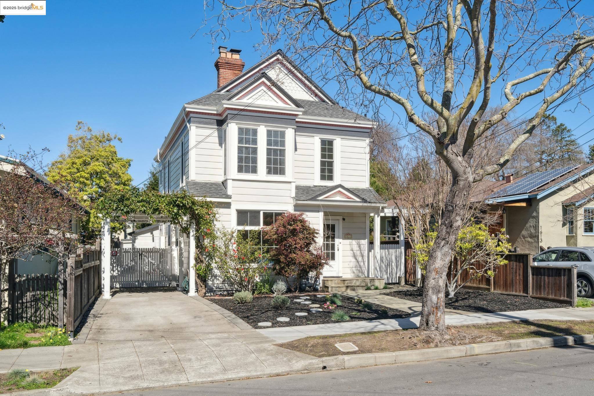 Detail Gallery Image 1 of 1 For 1611 Delaware St, Berkeley,  CA 94703 - 4 Beds | 3 Baths