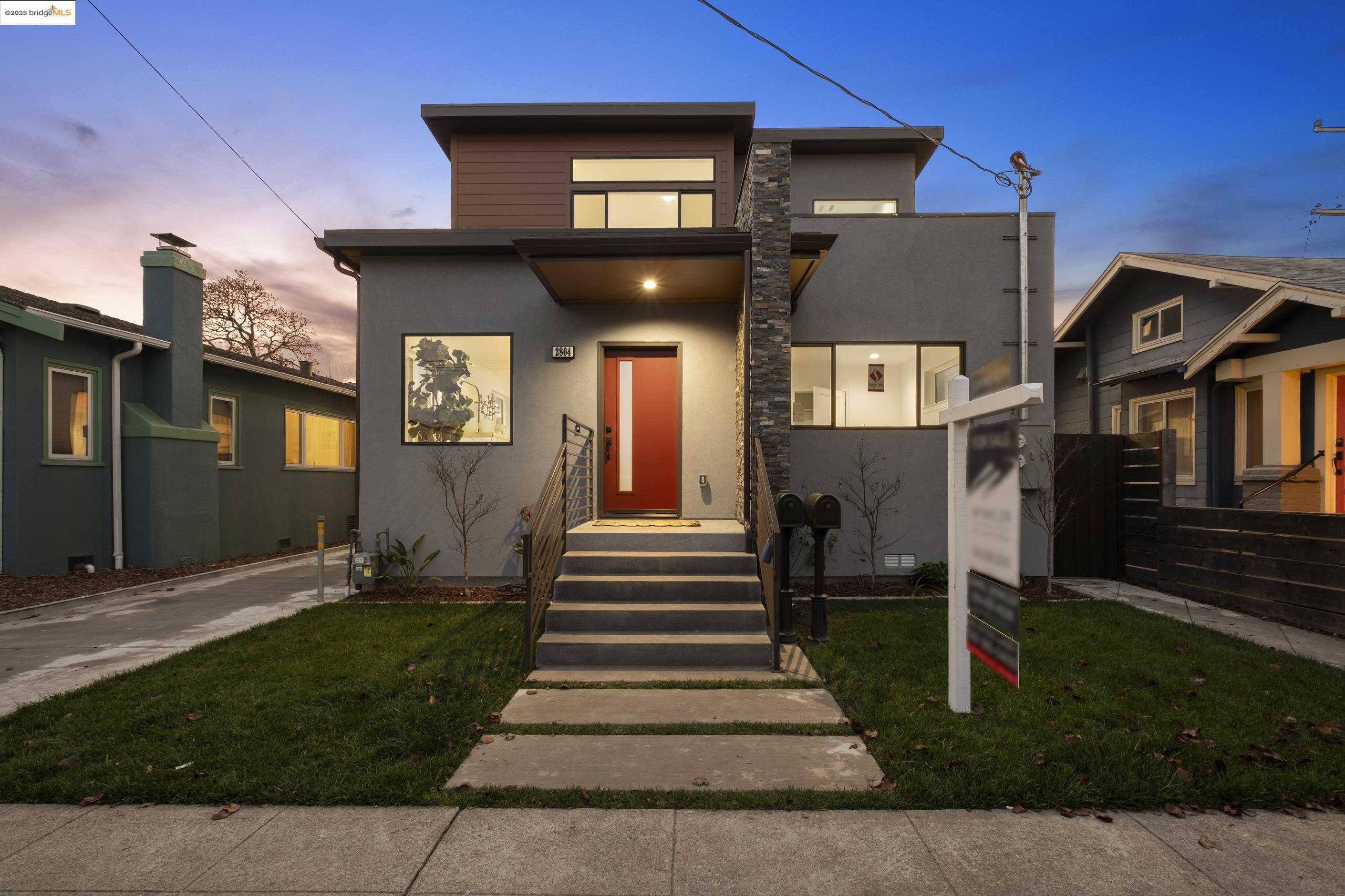Detail Gallery Image 1 of 1 For 2804 Acton St, Berkeley,  CA 94702 - 4 Beds | 4 Baths