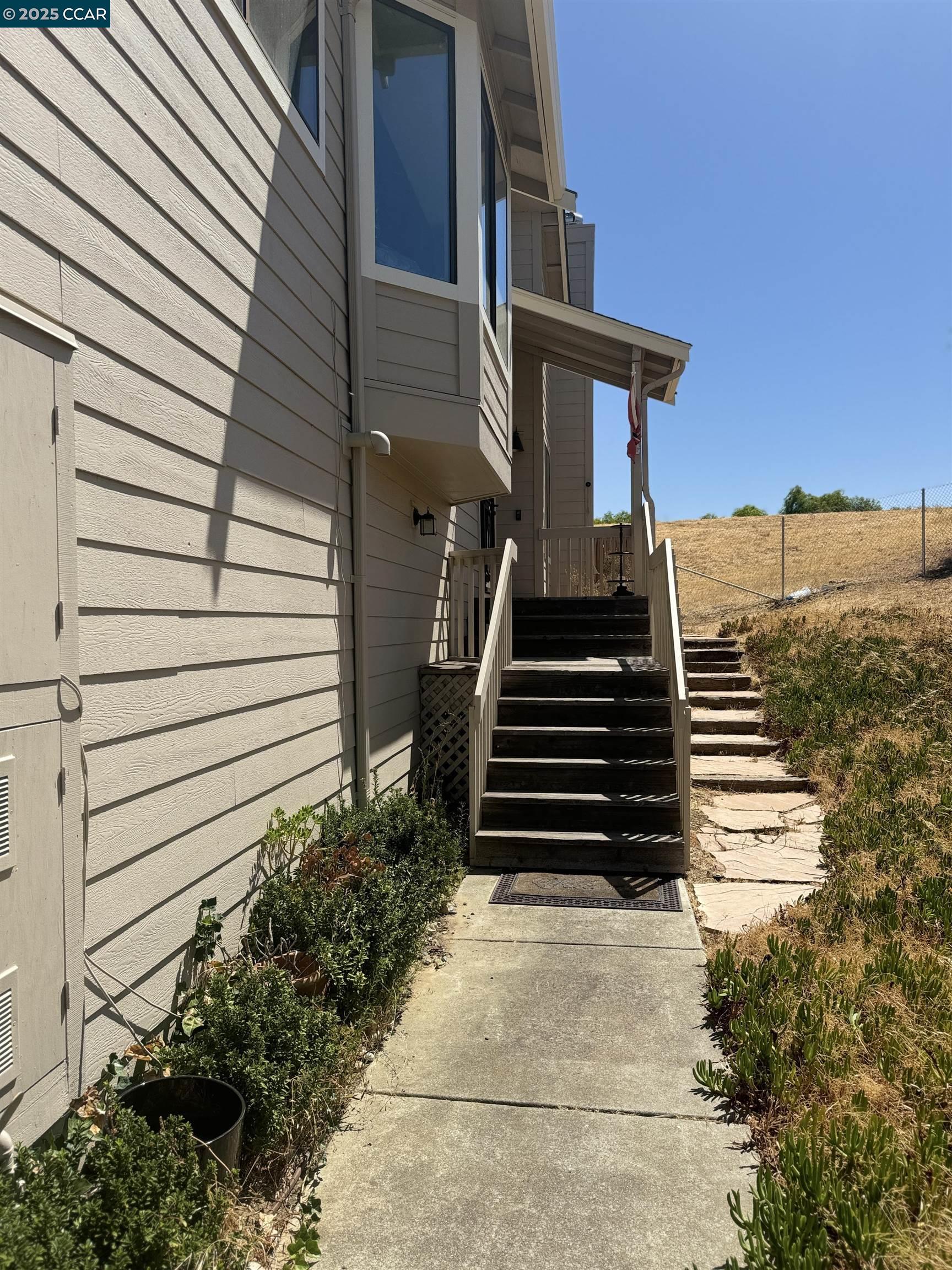 Detail Gallery Image 2 of 16 For 235 Manuel Ct., Bay Point,  CA 94565 - 2 Beds | 2 Baths