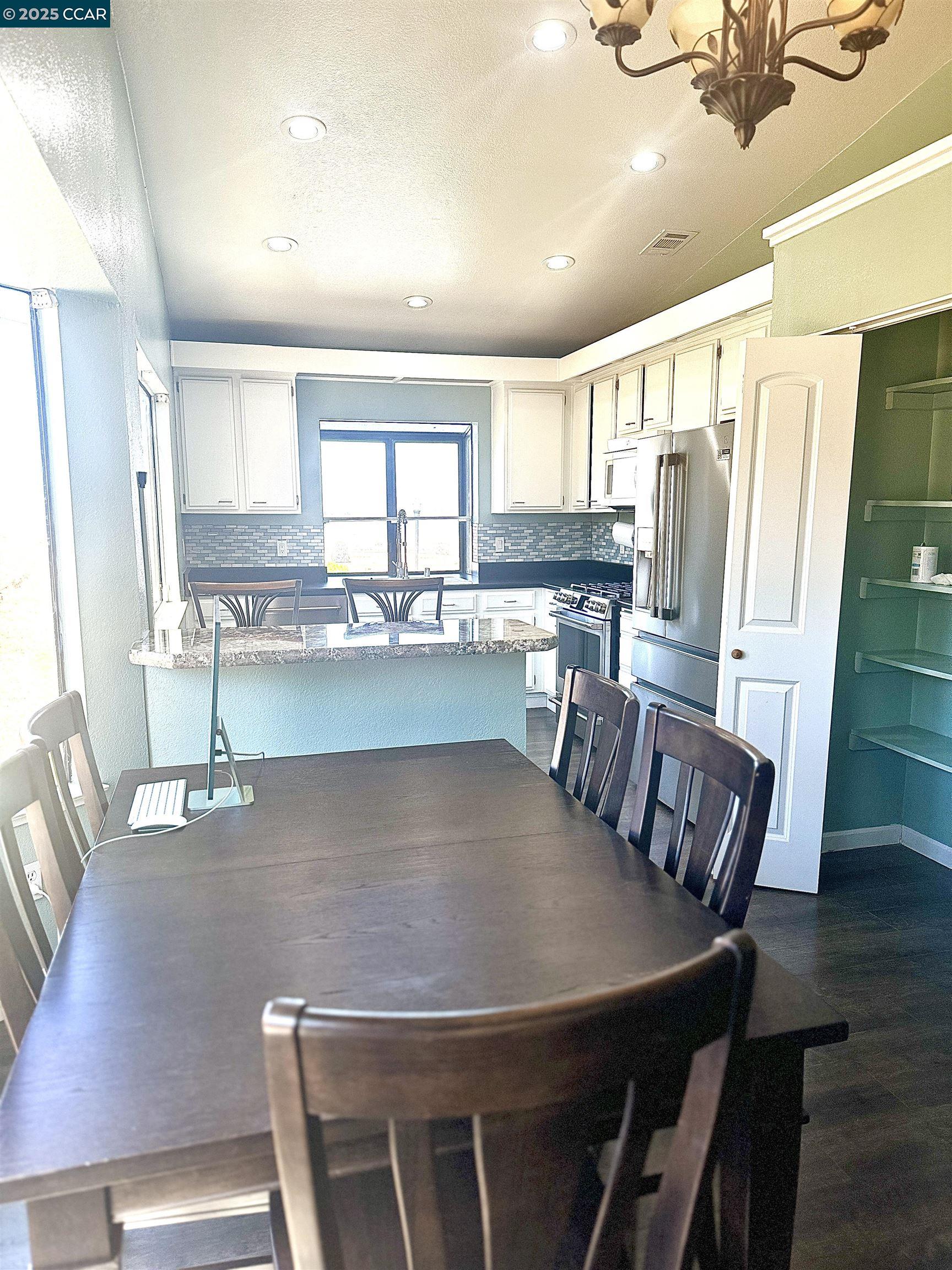 Detail Gallery Image 10 of 16 For 235 Manuel Ct., Bay Point,  CA 94565 - 2 Beds | 2 Baths