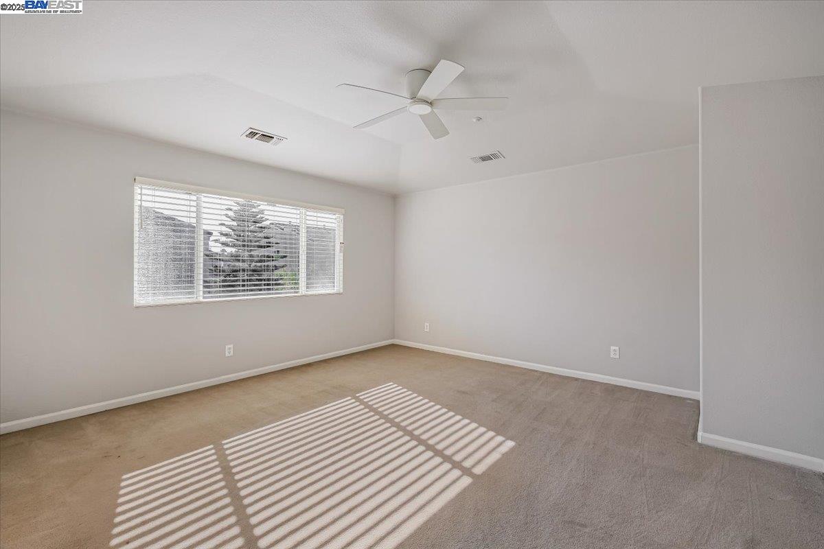 Detail Gallery Image 15 of 33 For 9 Kevin Lane, American Canyon,  CA 94503 - 4 Beds | 2/1 Baths