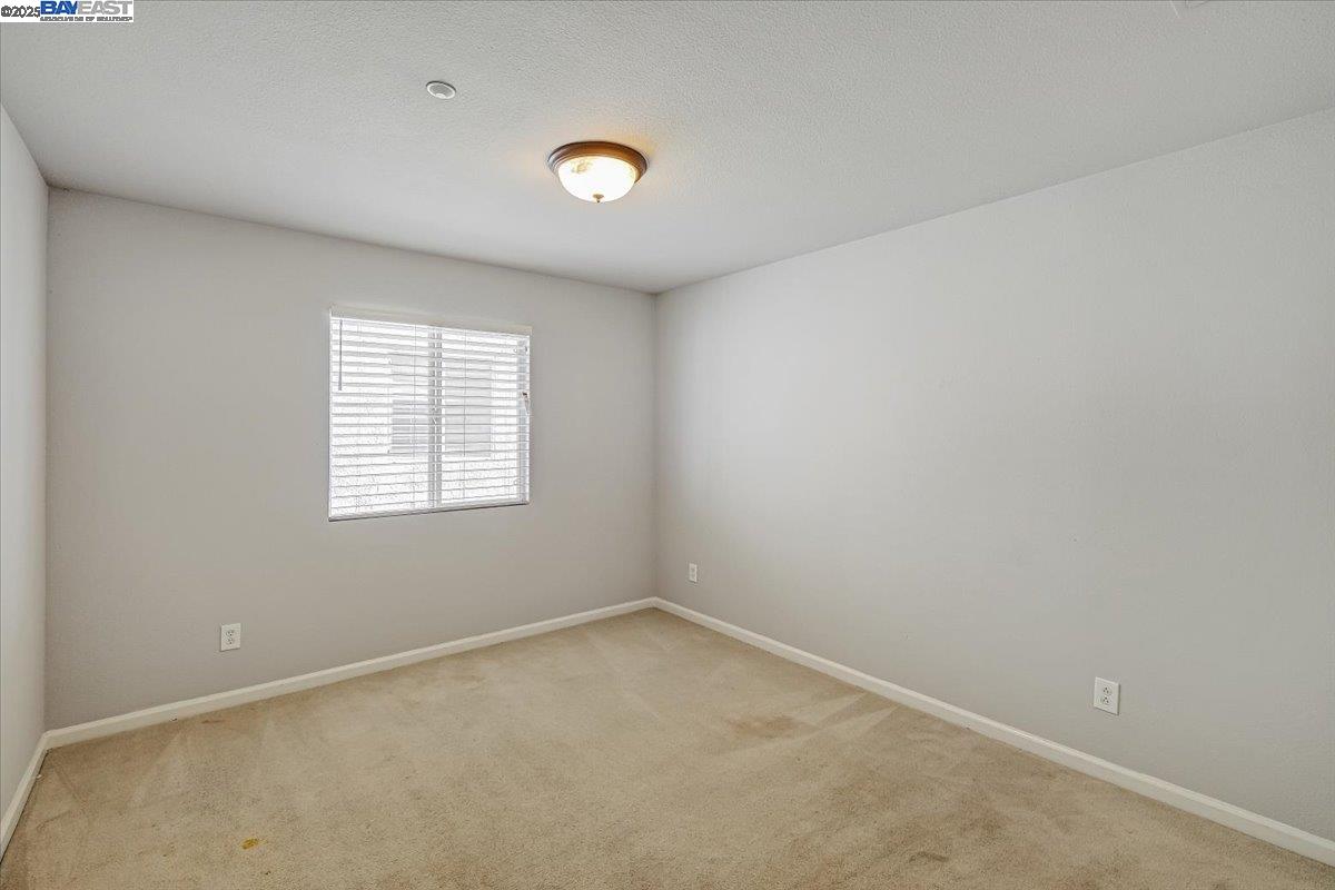 Detail Gallery Image 24 of 33 For 9 Kevin Lane, American Canyon,  CA 94503 - 4 Beds | 2/1 Baths