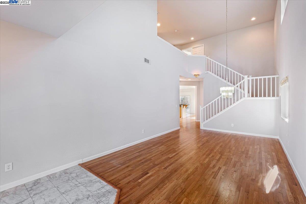Detail Gallery Image 4 of 33 For 9 Kevin Lane, American Canyon,  CA 94503 - 4 Beds | 2/1 Baths