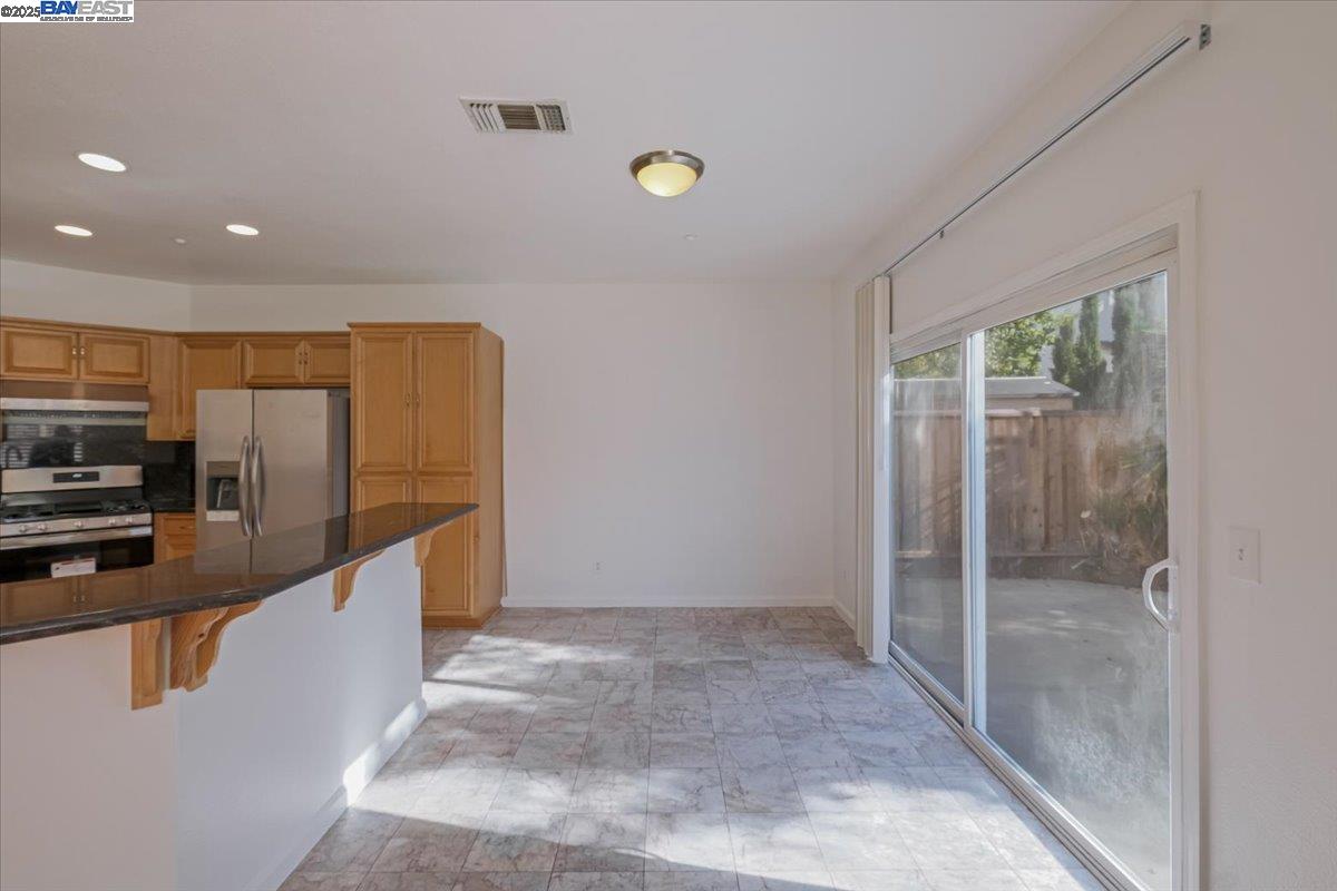 Detail Gallery Image 9 of 33 For 9 Kevin Lane, American Canyon,  CA 94503 - 4 Beds | 2/1 Baths