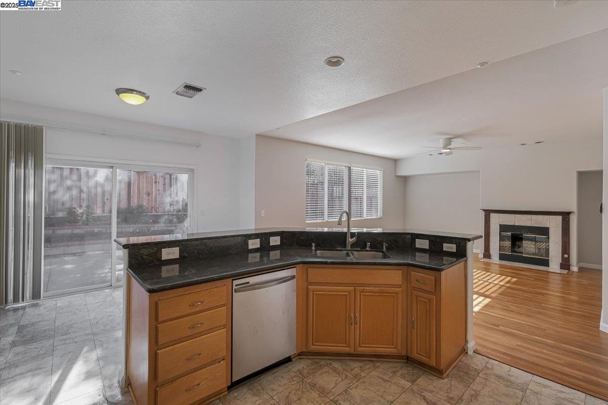 Detail Gallery Image 10 of 33 For 9 Kevin Lane, American Canyon,  CA 94503 - 4 Beds | 2/1 Baths