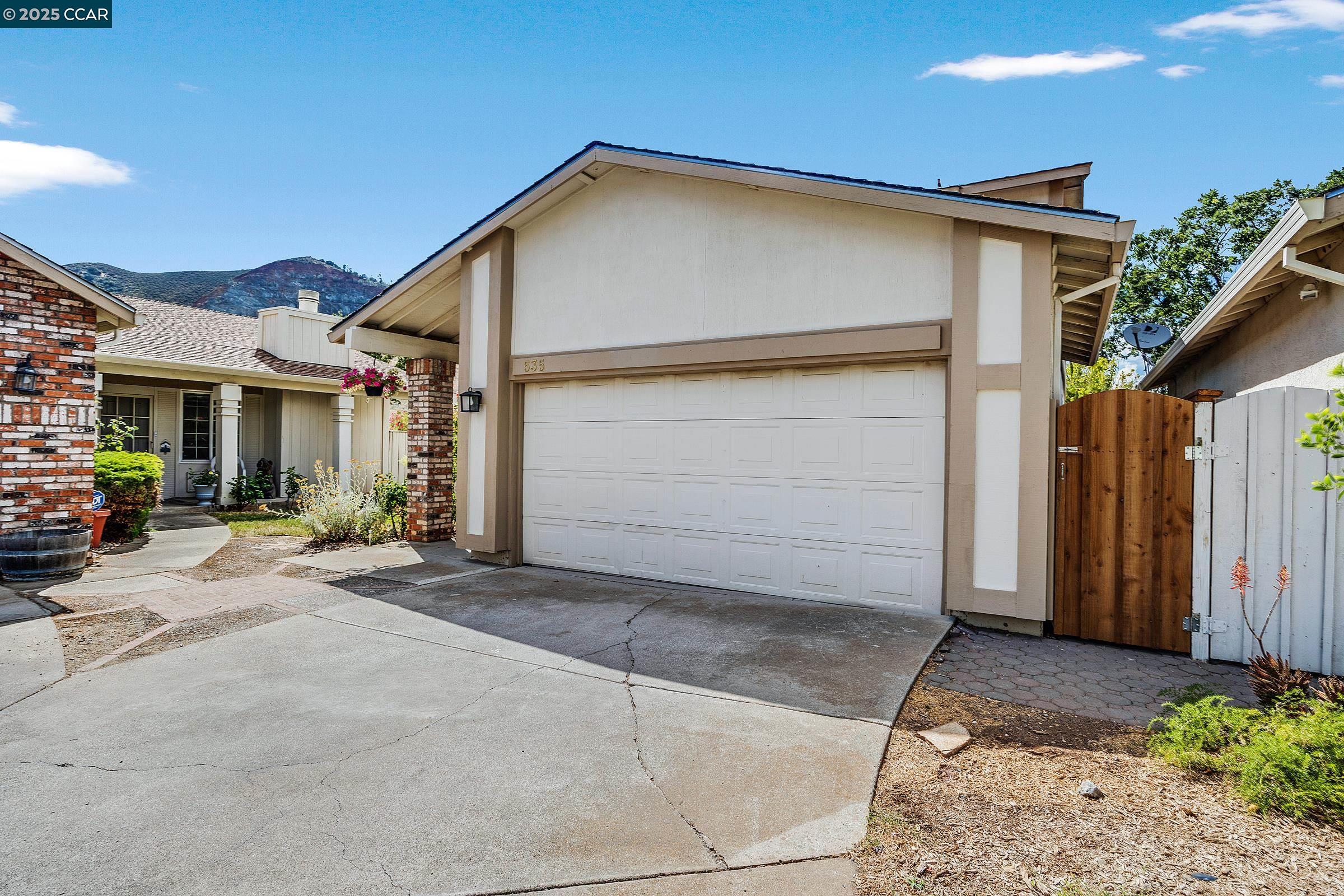 Detail Gallery Image 1 of 1 For 535 Mt Dell Dr, Clayton,  CA 94517-15 - 4 Beds | 2/1 Baths