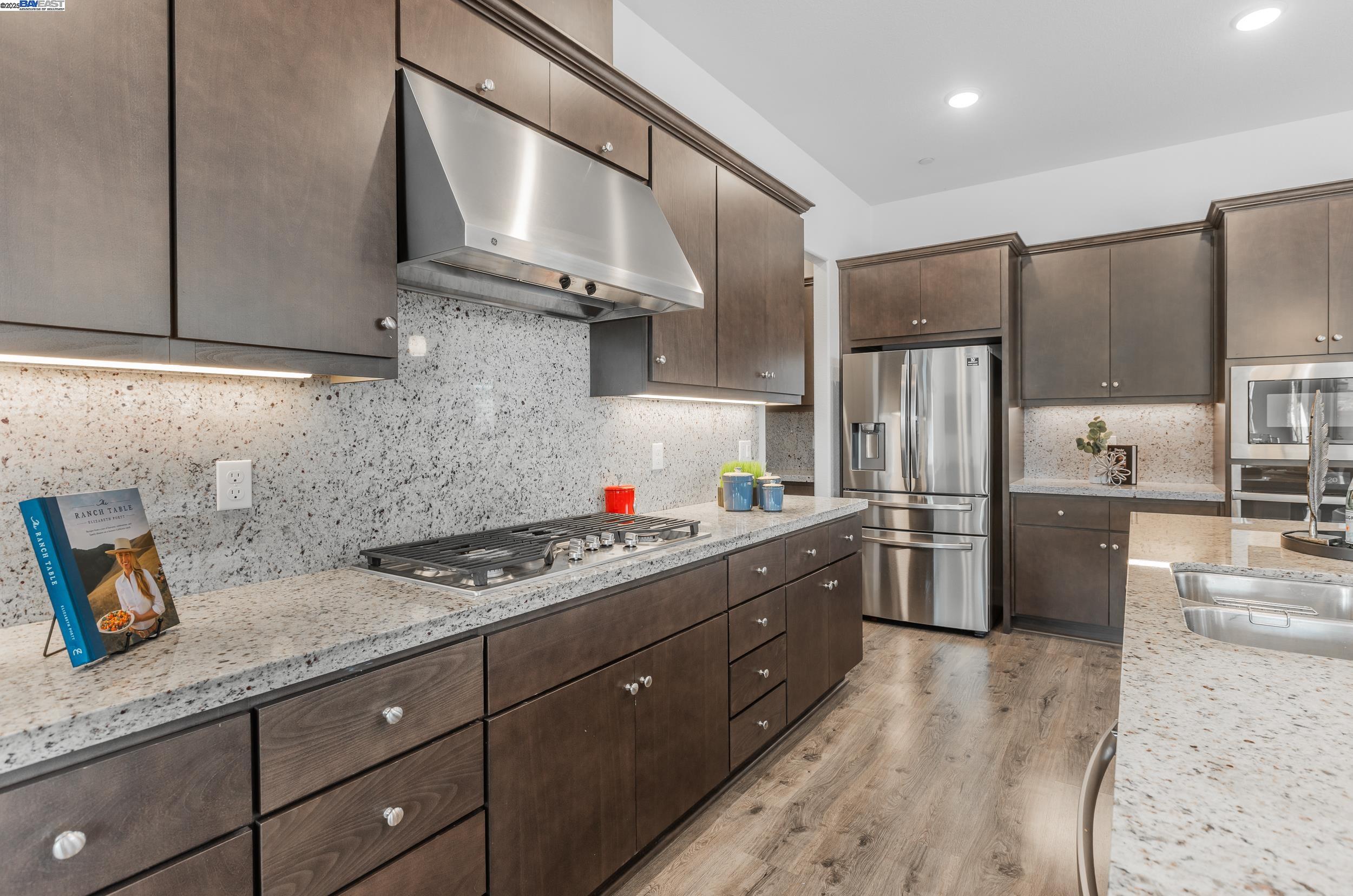 Detail Gallery Image 8 of 37 For 1593 S Sherman St, Mountain House,  CA 95391 - 3 Beds | 2/1 Baths