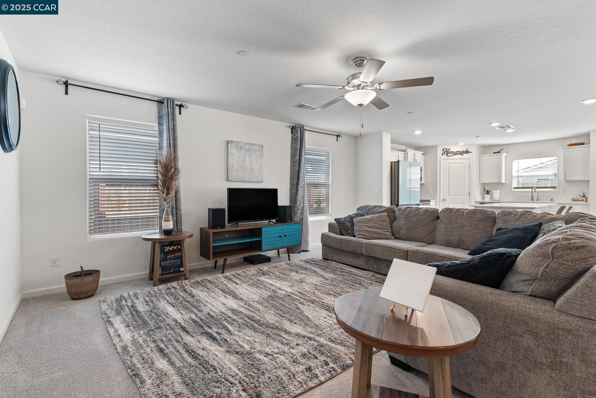 Detail Gallery Image 5 of 23 For 276 Grand Canyon Ct, Merced,  CA 95341 - 4 Beds | 3 Baths