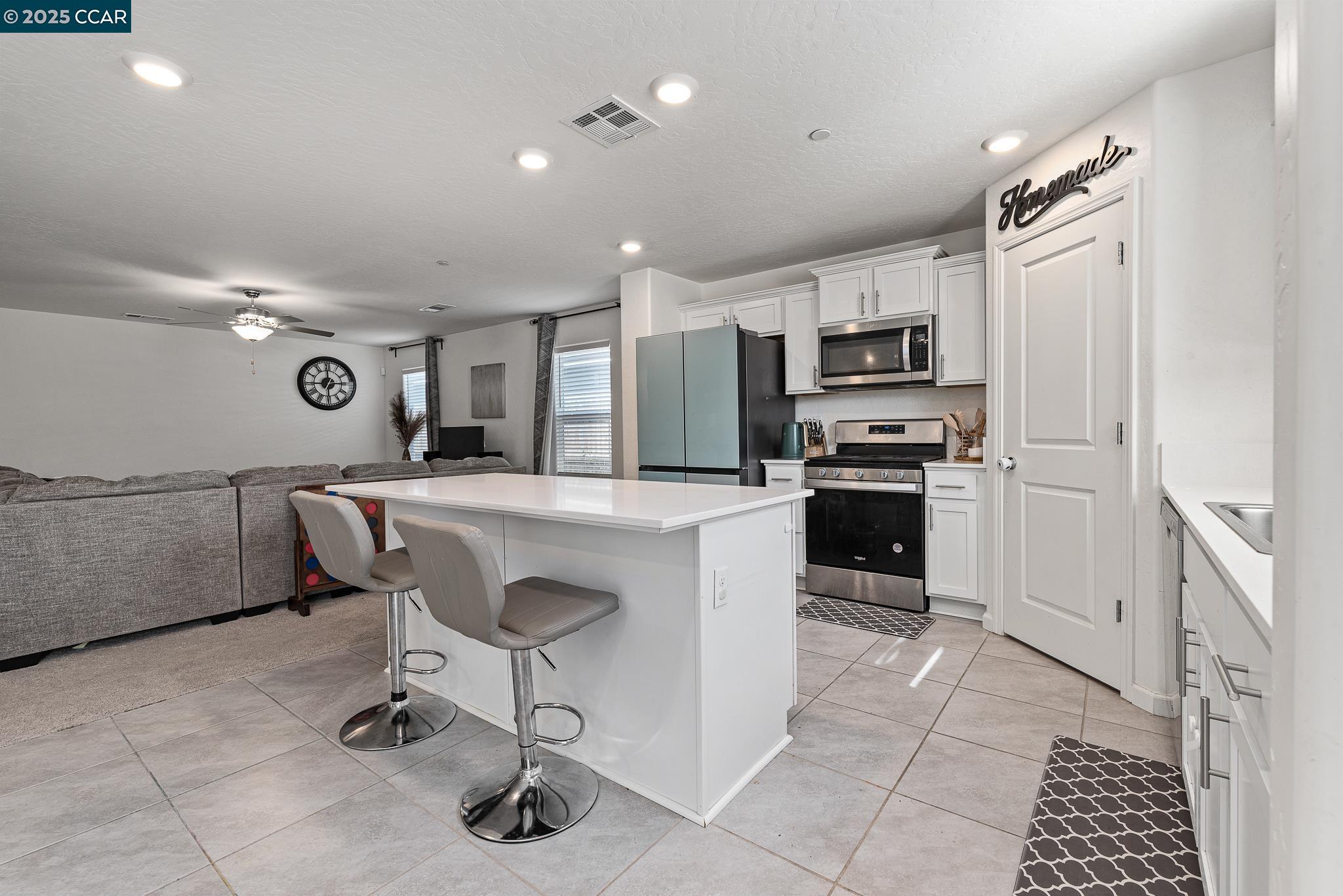 Detail Gallery Image 9 of 23 For 276 Grand Canyon Ct, Merced,  CA 95341 - 4 Beds | 3 Baths