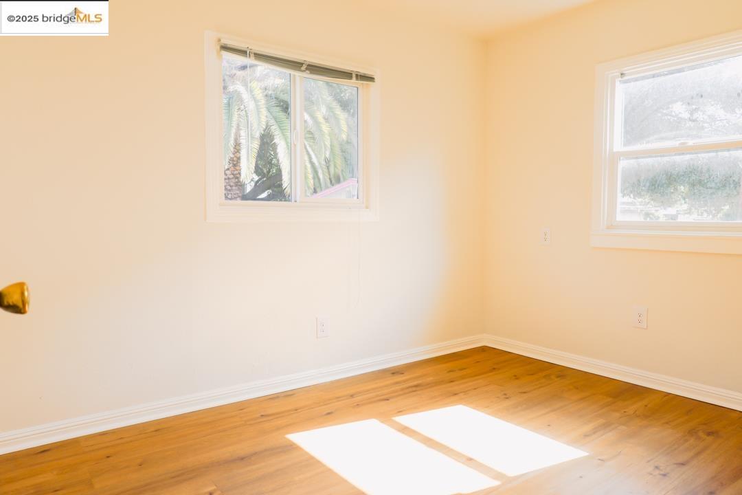 1175 12th St, Oakland, California 94607, 3 Bedrooms Bedrooms, 6 Rooms Rooms,2 BathroomsBathrooms,Residential Lease,For Rent,1175 12th St,41088559