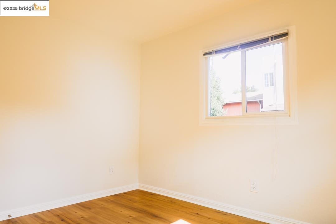 1175 12th St, Oakland, California 94607, 3 Bedrooms Bedrooms, 6 Rooms Rooms,2 BathroomsBathrooms,Residential Lease,For Rent,1175 12th St,41088559