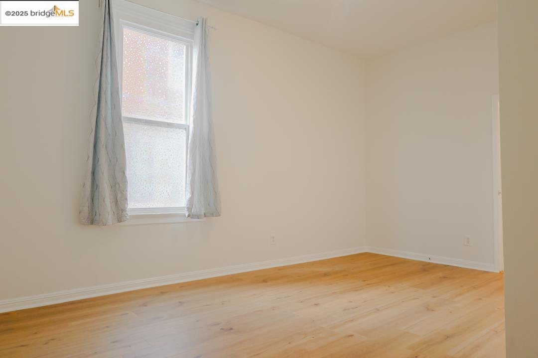 1175 12th St, Oakland, California 94607, 3 Bedrooms Bedrooms, 6 Rooms Rooms,2 BathroomsBathrooms,Residential Lease,For Rent,1175 12th St,41088559