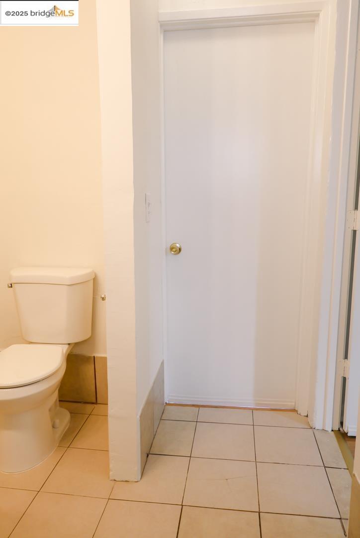 1175 12th St, Oakland, California 94607, 3 Bedrooms Bedrooms, 6 Rooms Rooms,2 BathroomsBathrooms,Residential Lease,For Rent,1175 12th St,41088559