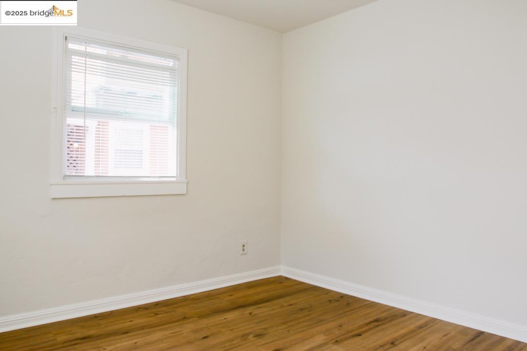 1175 12th St, Oakland, California 94607, 3 Bedrooms Bedrooms, 6 Rooms Rooms,2 BathroomsBathrooms,Residential Lease,For Rent,1175 12th St,41088559