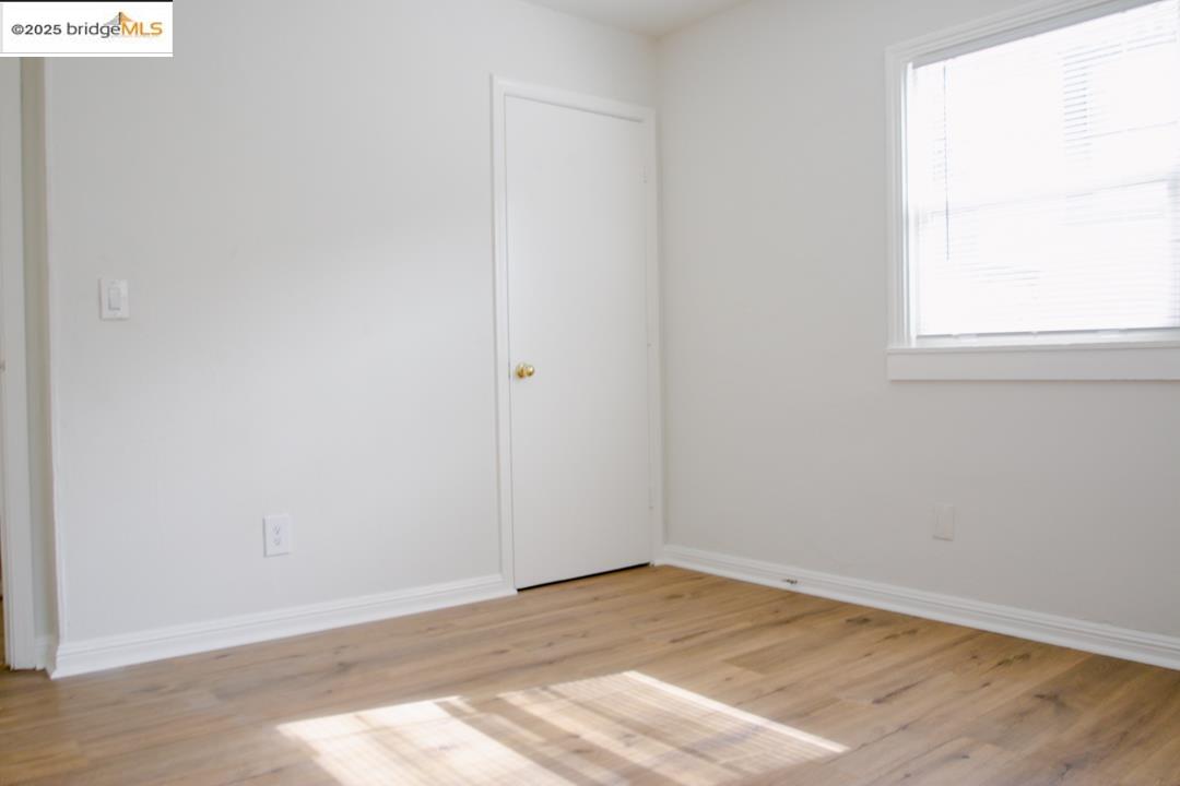 1175 12th St, Oakland, California 94607, 3 Bedrooms Bedrooms, 6 Rooms Rooms,2 BathroomsBathrooms,Residential Lease,For Rent,1175 12th St,41088559