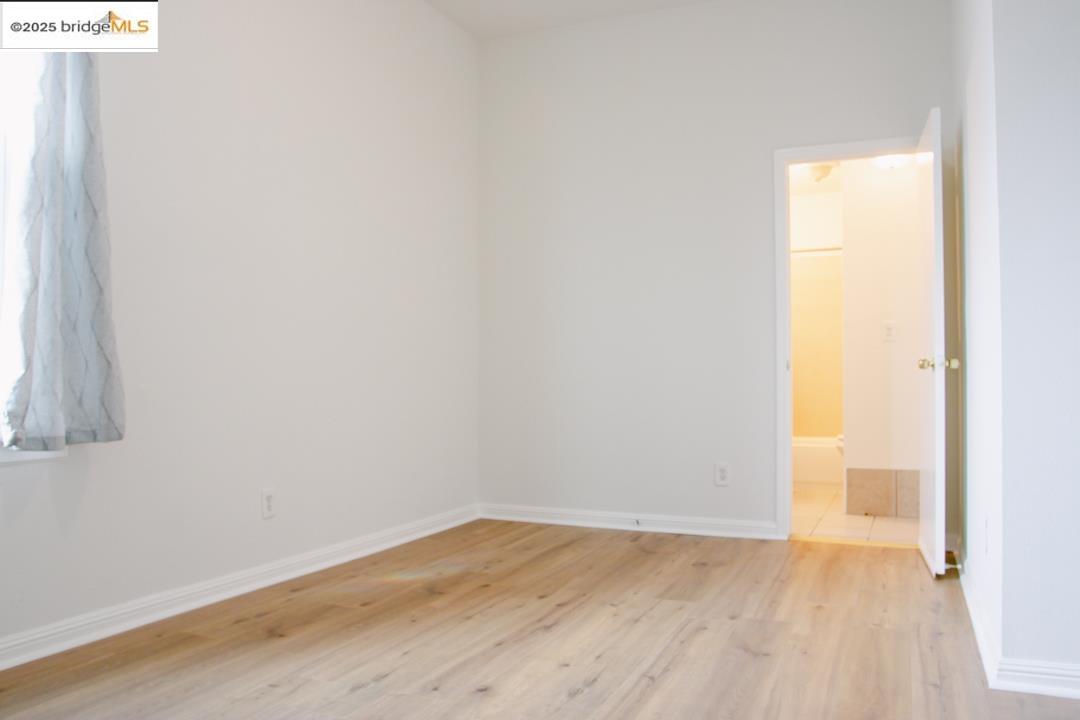 1175 12th St, Oakland, California 94607, 3 Bedrooms Bedrooms, 6 Rooms Rooms,2 BathroomsBathrooms,Residential Lease,For Rent,1175 12th St,41088559