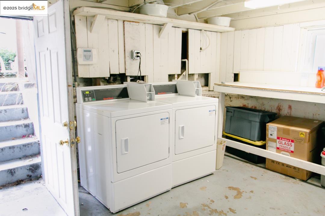 1175 12th St, Oakland, California 94607, 3 Bedrooms Bedrooms, 6 Rooms Rooms,2 BathroomsBathrooms,Residential Lease,For Rent,1175 12th St,41088559