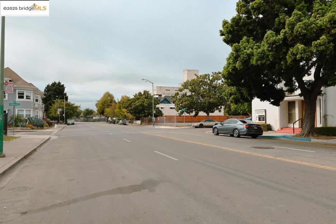 1175 12th St, Oakland, California 94607, 3 Bedrooms Bedrooms, 6 Rooms Rooms,2 BathroomsBathrooms,Residential Lease,For Rent,1175 12th St,41088559