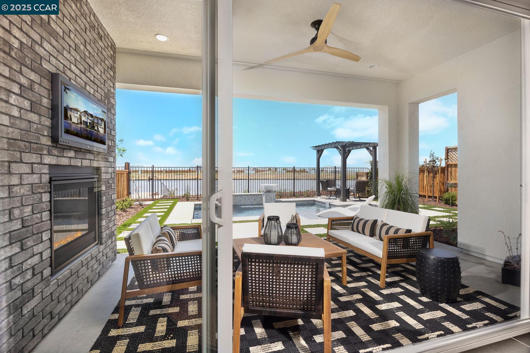Detail Gallery Image 6 of 9 For 17573 Bushwick Lane, Lathrop,  CA 95330 - 4 Beds | 3 Baths