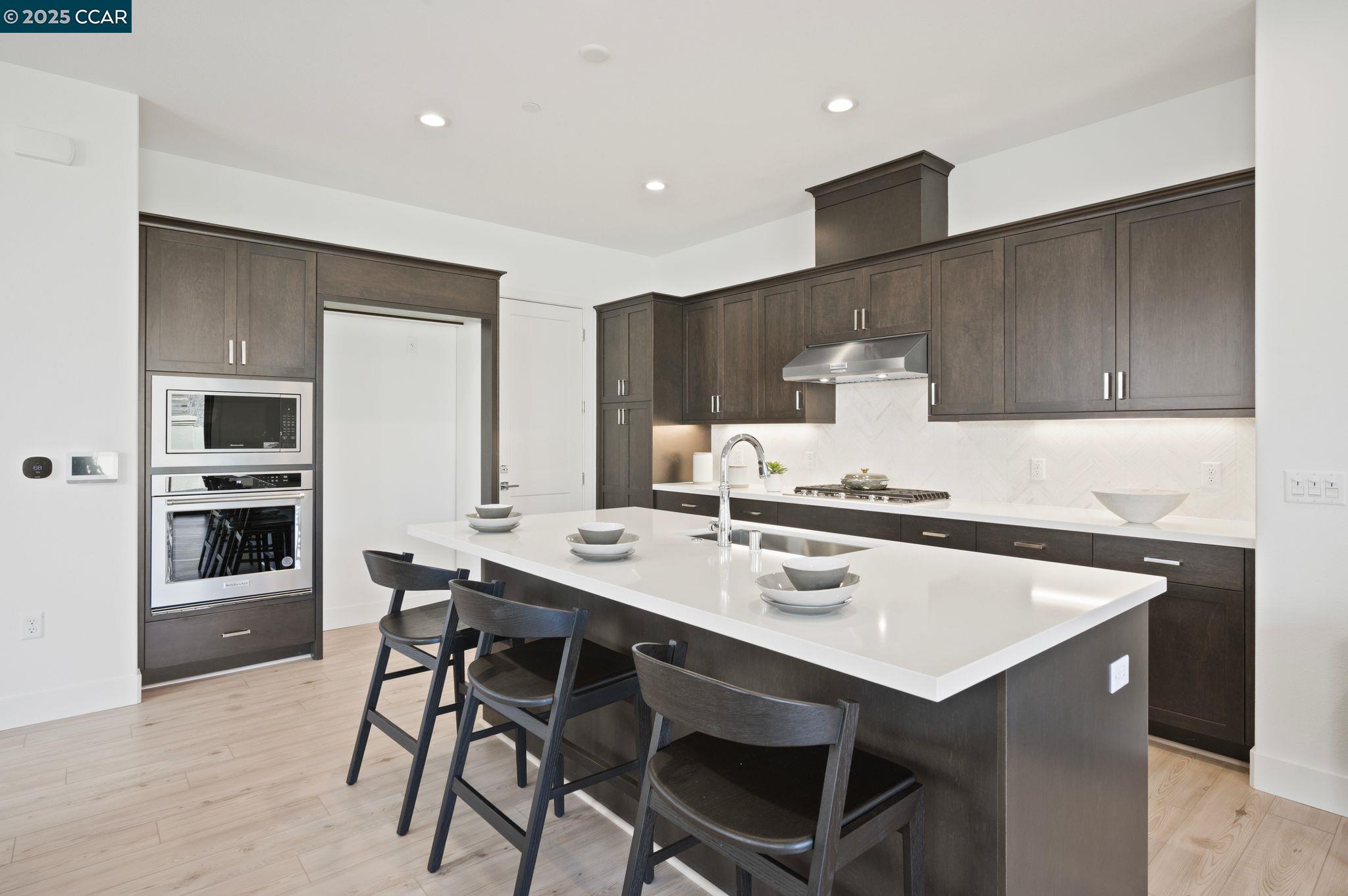 Detail Gallery Image 4 of 45 For 2808 Ella Way, Tracy,  CA 95377 - 2 Beds | 2 Baths