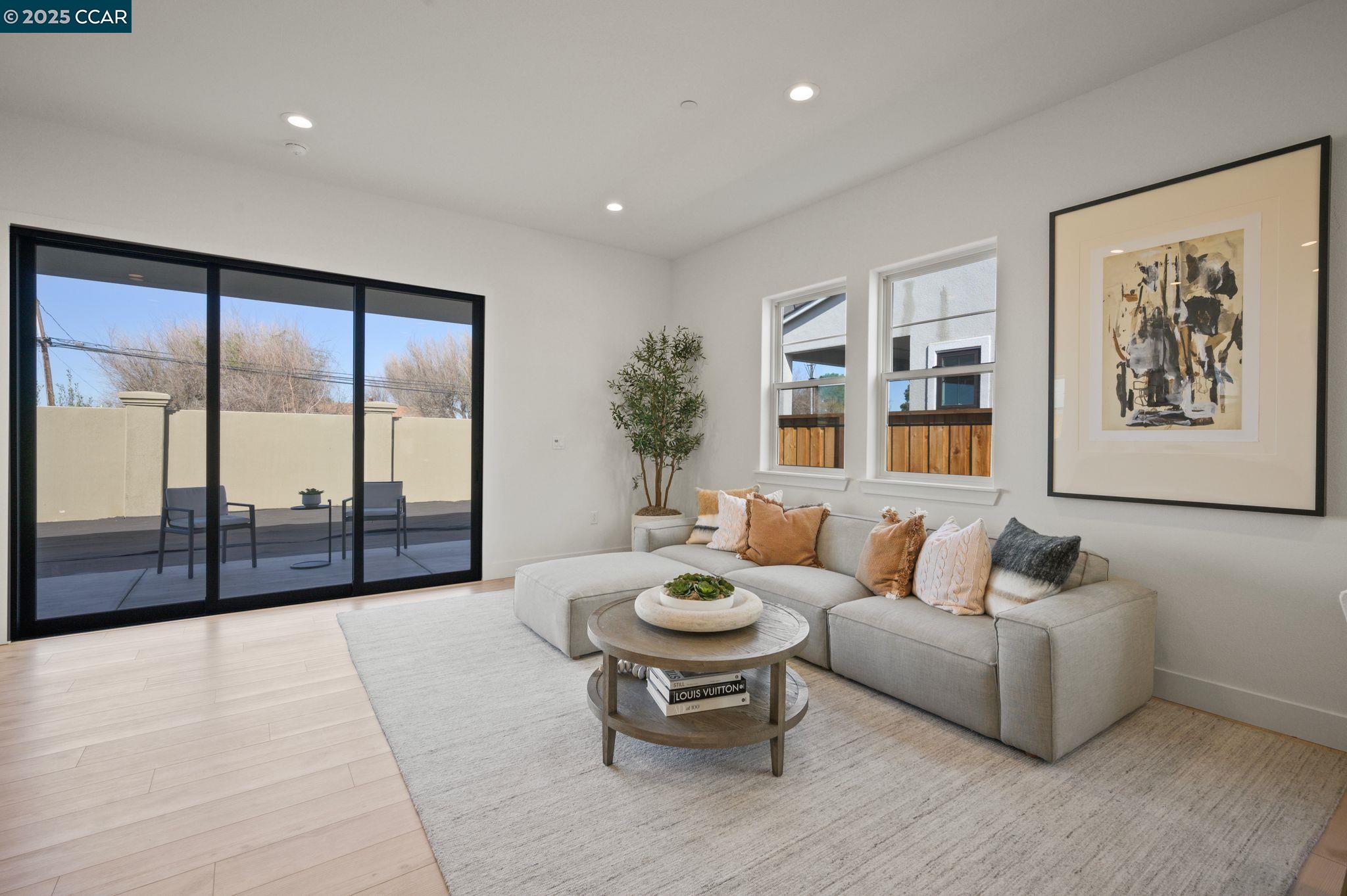 Detail Gallery Image 8 of 45 For 2808 Ella Way, Tracy,  CA 95377 - 2 Beds | 2 Baths